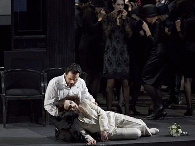 LUIS CANSINO DEBUTA EN LA STAATSOPER STUTTGART CON "LA TRAVIATA"